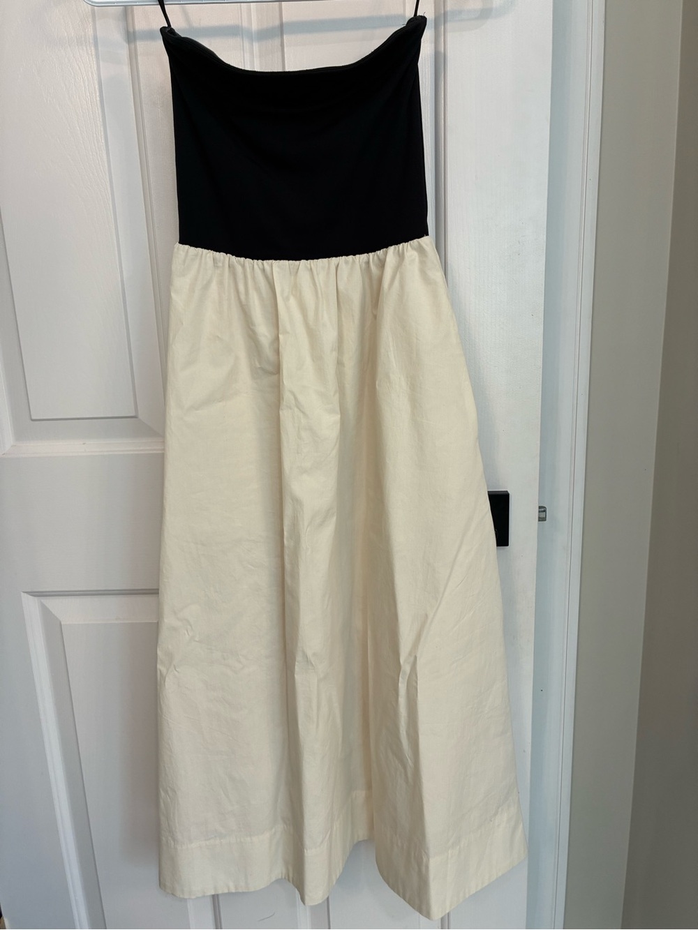 Aritzia Babaton Poplin Dress - black and cream